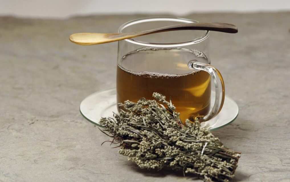 Запарка от пелин срещу паразити в организма